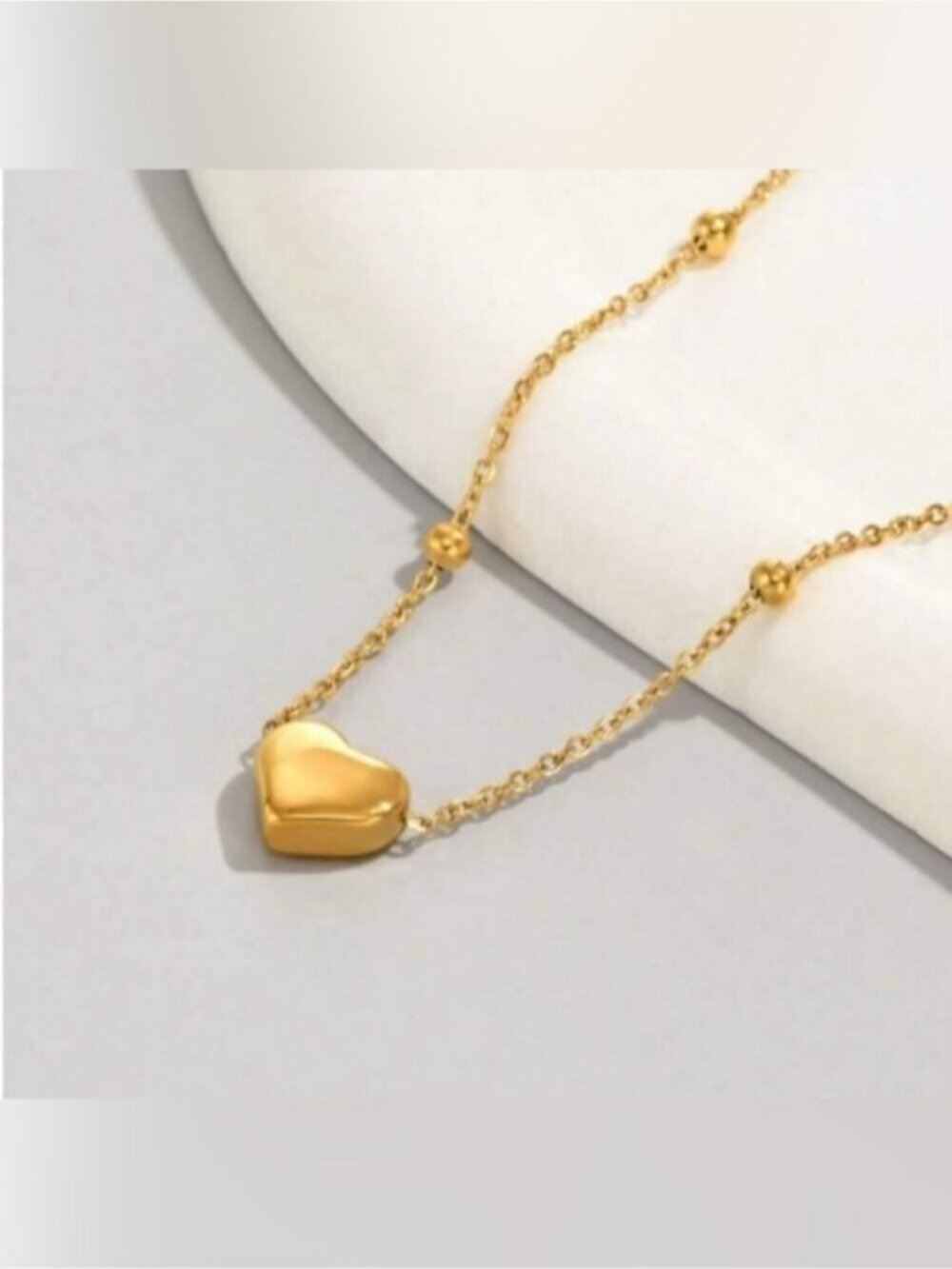 18k Gold Plated Beaded Chain Heart Pendant Necklace - Picture 3 of 4